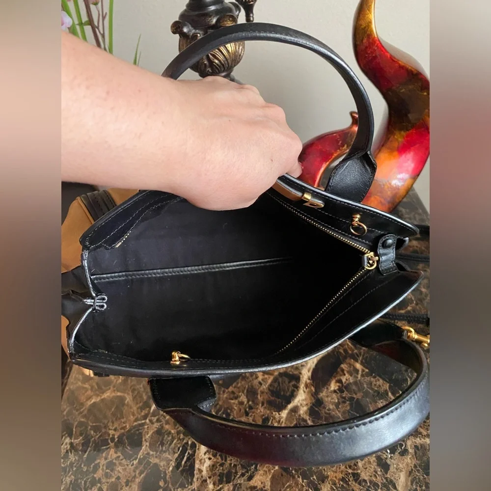 Chloe - EUC Little Alice 2-way handbag in black and tan color scheme, 2 tone - Picture 6 of 13